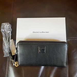 Dooney & Bourke Florentine wallet NWT